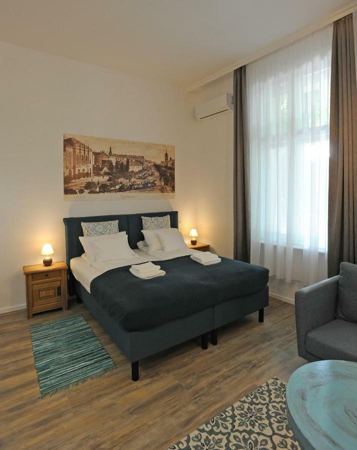 M37 Apartman เดเบรตเซน ภายนอก รูปภาพ