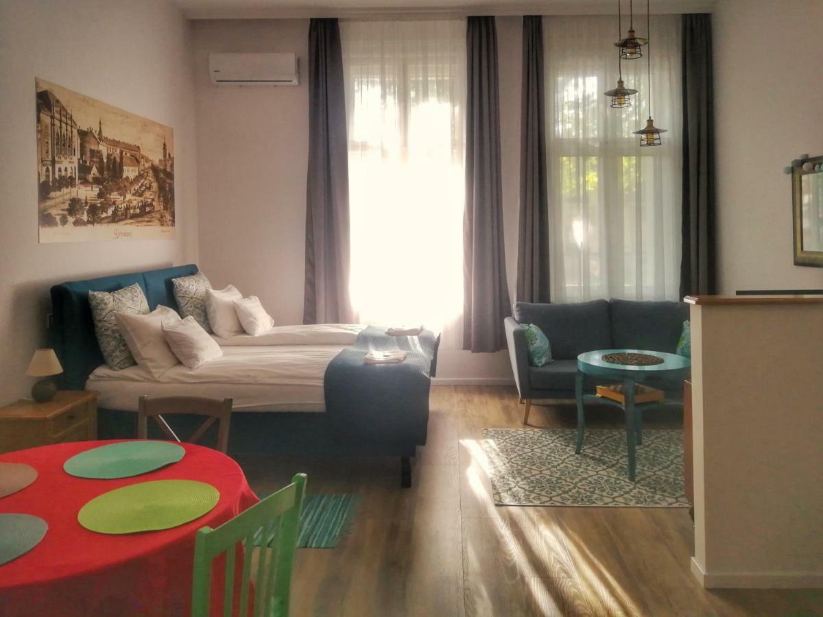 M37 Apartman เดเบรตเซน ภายนอก รูปภาพ